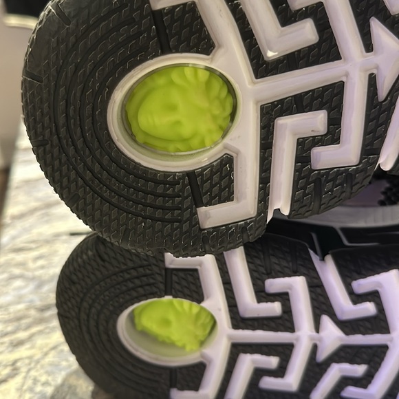 Versace - Men’s - Trigreca shoe - Python print - Picture 5 of 7